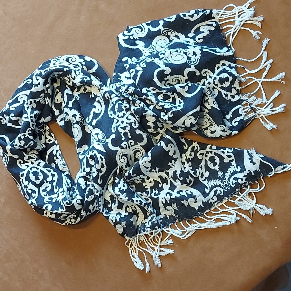 Black and White patterned scarf